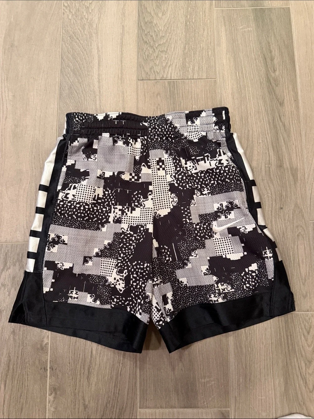 Nike Boys Black & White Patterned Athletic Shorts Size M